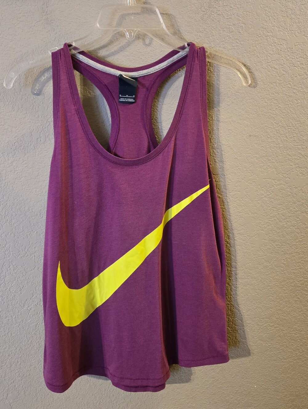 Nike Womens Purple Athletic Sleeveless Racerback Scoop Neck Top Yellow Logo M